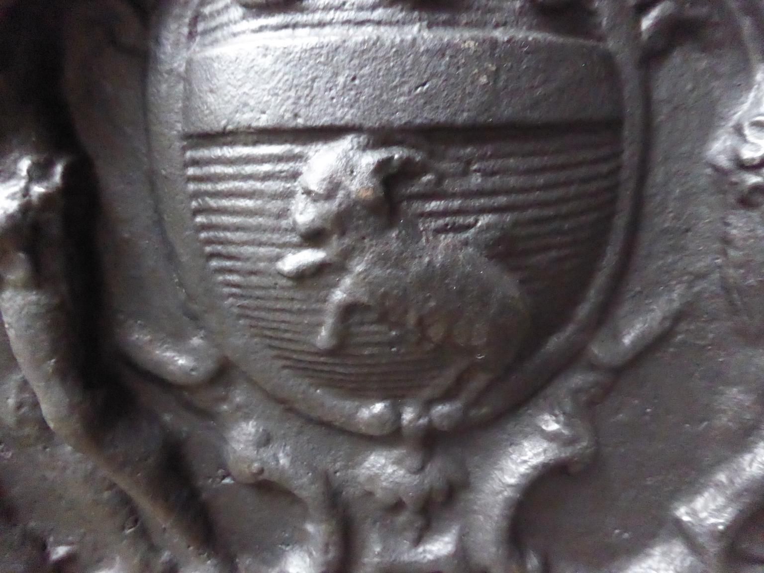 photo furniture French Louis XIV Style Coat Of Arms Fireback / Backsplash