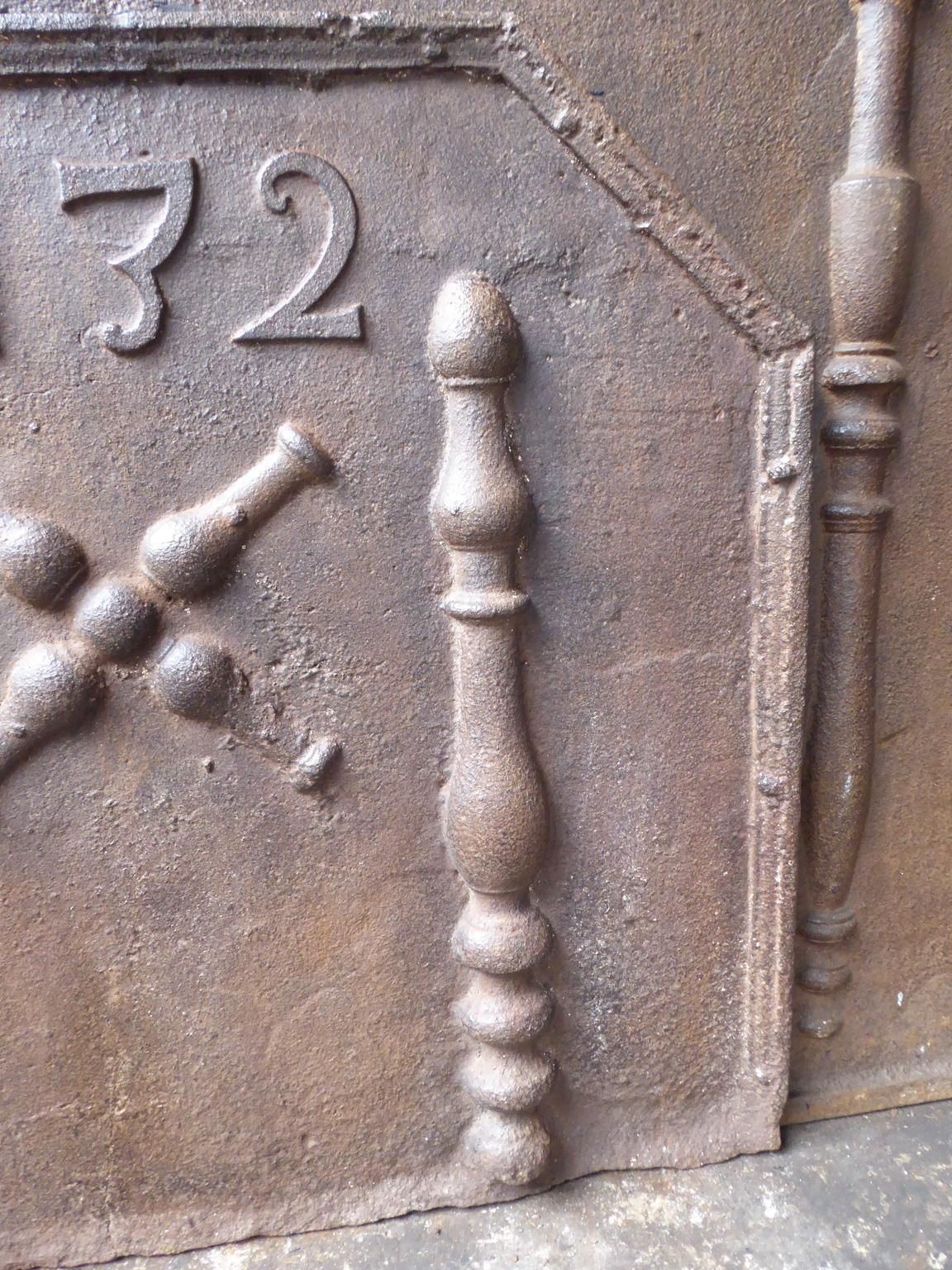 18th Century French Louis XIV 'Saint Andrew's Cross' Fireback / Backsplash photo vinterior
