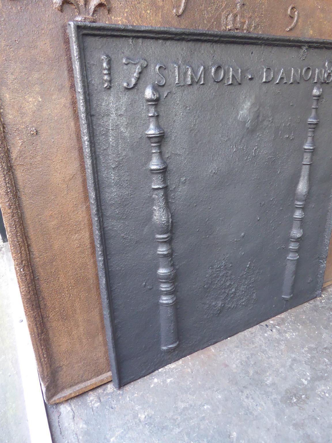 French Louis XV 'Pillars Of Hercules' Fireback / Backsplash, 18th Century photo vinterior