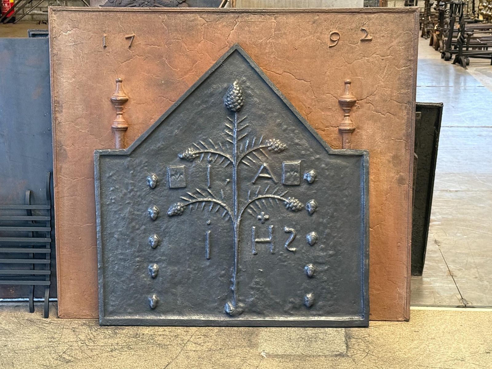 French Gothic Arms Fireback photo vinterior