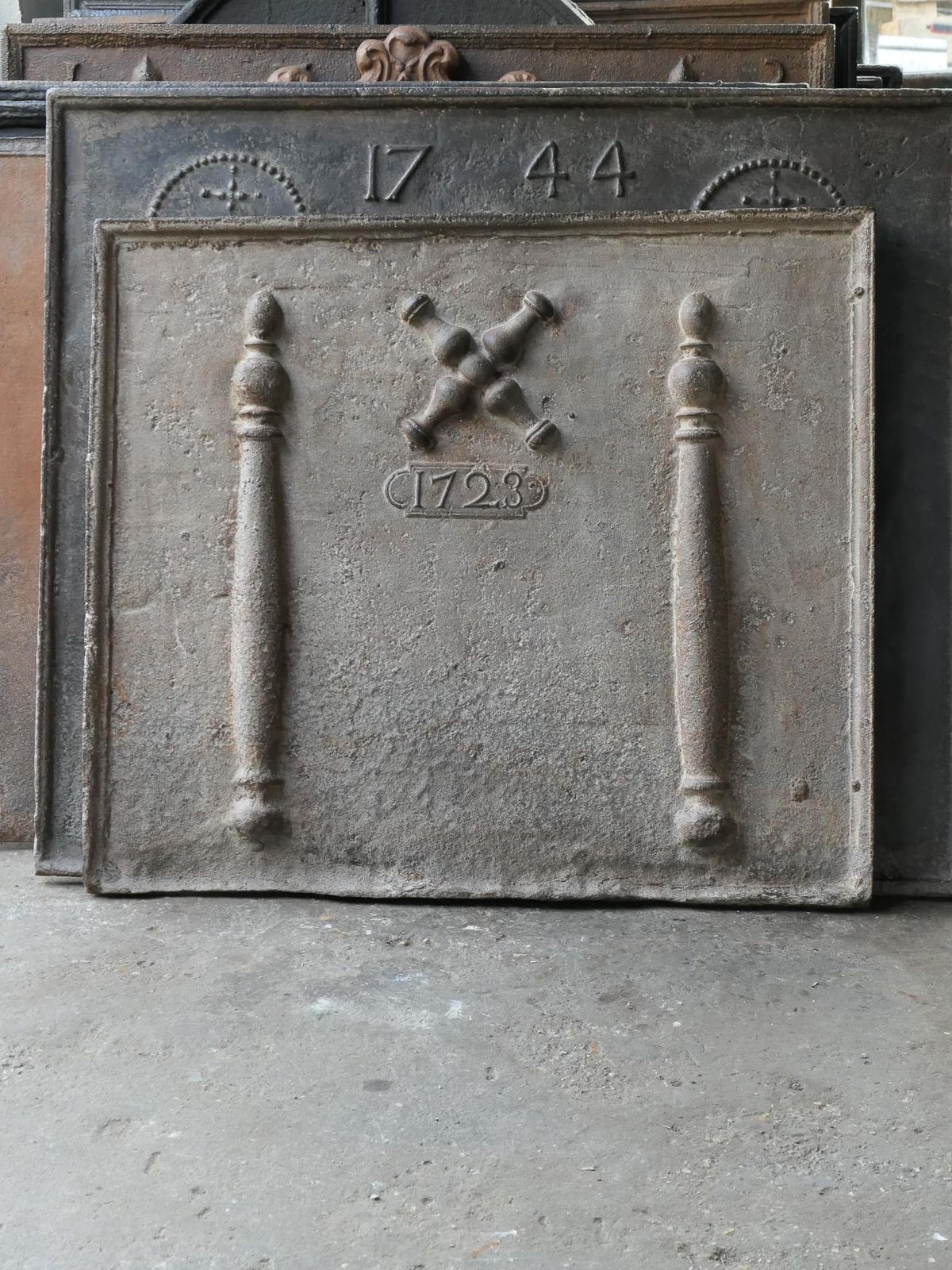 Antique Louis XIV 'Pillars With Saint Andrew's Cross' Fireback / Backsplash photo vintage