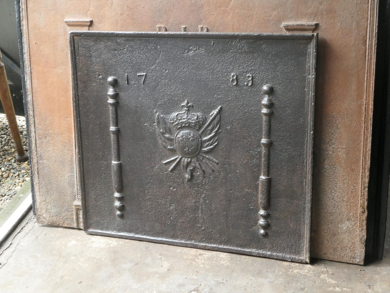 18th Century French Louis XV 'Arms Of France' Fireback / Backsplash photo vinterior