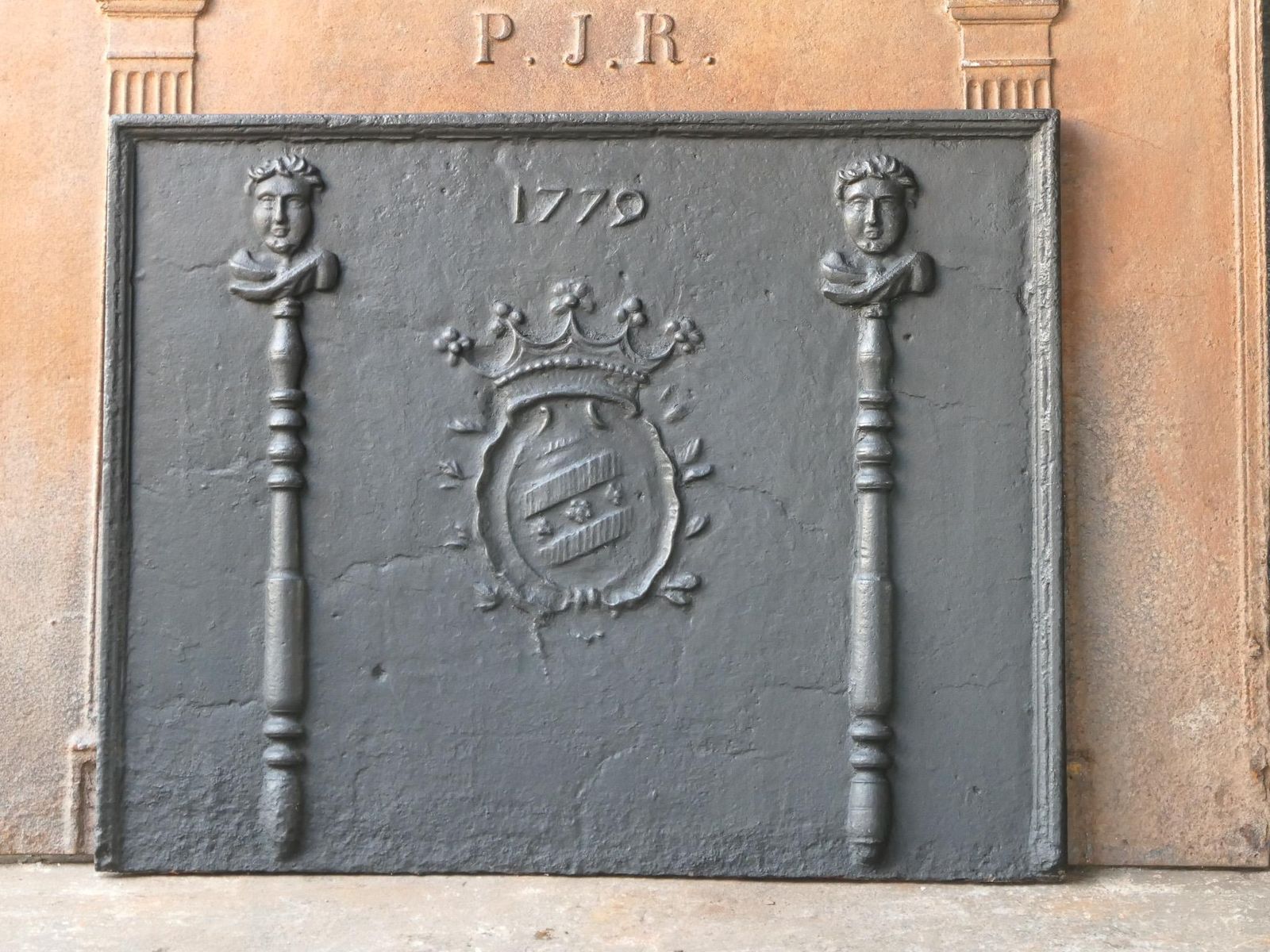 18th Century French Louis XV 'Coat Of Arms' Fireback / Backsplash, Dated 1779 photo vinterior