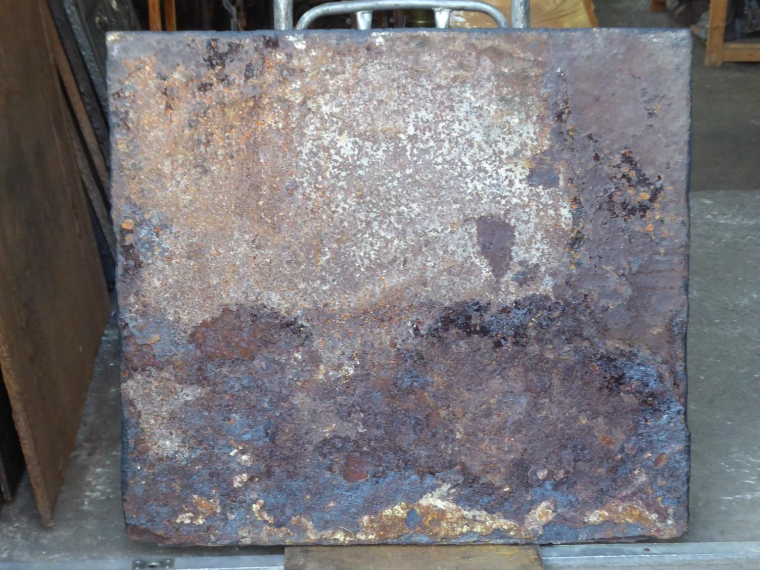 photo furniture 17th Century French 'Arms Of Lorraine' Fireback / Backsplash