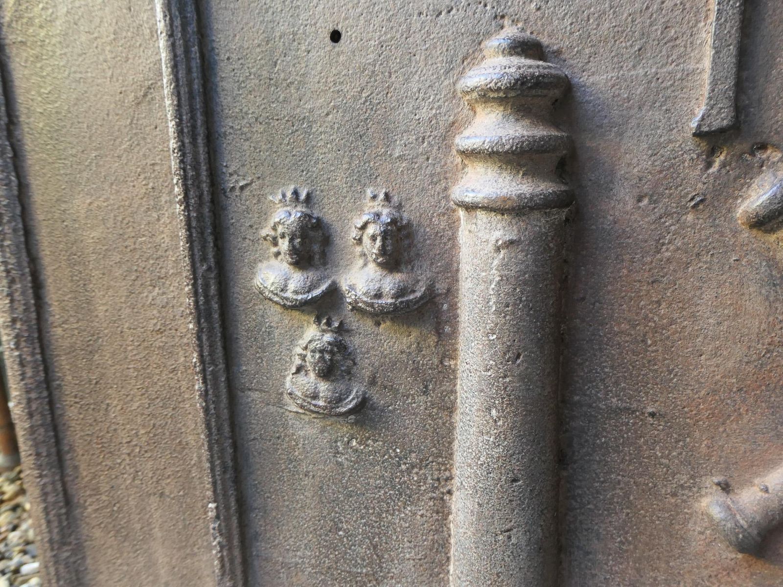 photo for sale 18th C. Louis XIV 'Pillars With Saint Andrew's Cross' Fireback / Backsplash