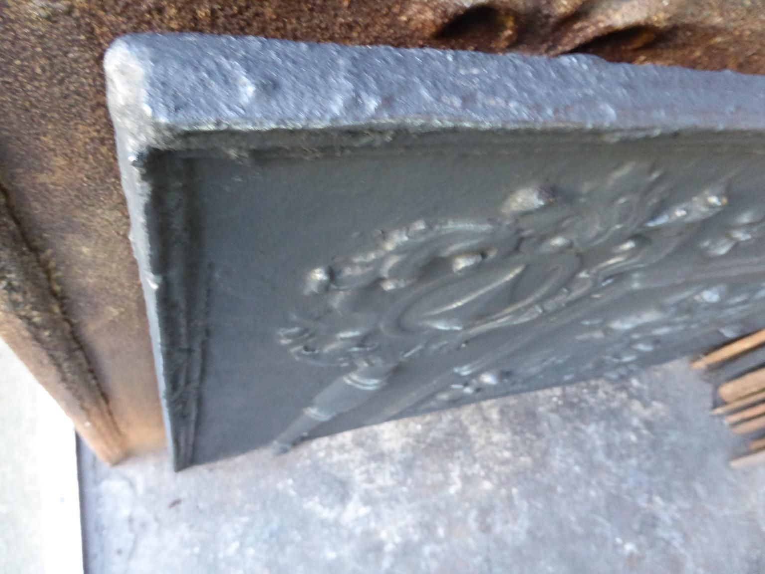 photo furniture 18th Century French 'Allegory Of Love' Fireback / Backsplash
