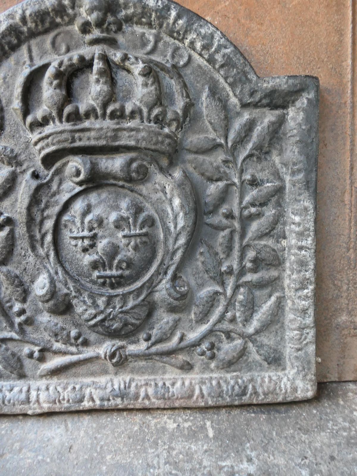 Home Fixtures French Louis XIV Style 'Arms Of France' Fireback / Backsplash photo