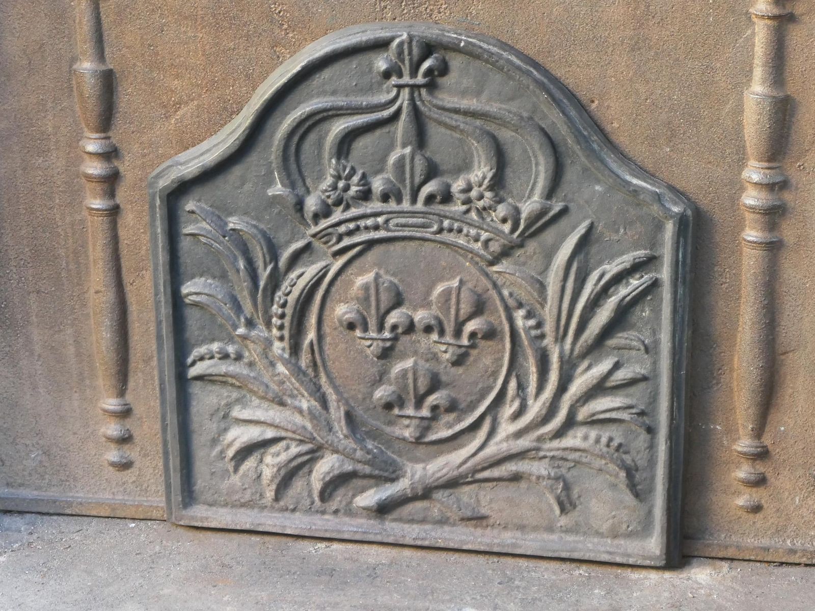 French Napoleon III Style 'Arms Of France' Fireback / Backsplash, 20th Century photo vinterior