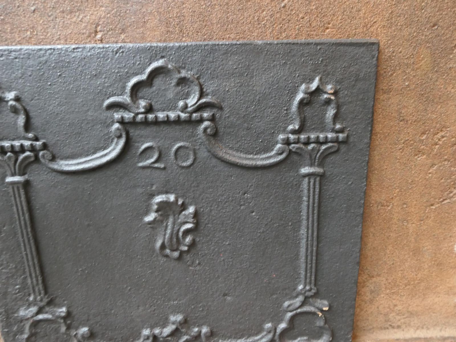 Small French Louis XV Fireback / Backsplash, 18th Century photo vinterior