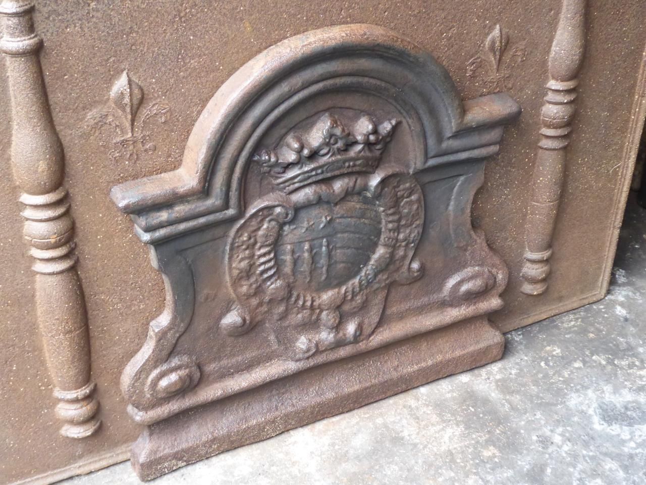 French Renaissance Style 'Coat Of Arms' Fireback / Backsplash photo vintage