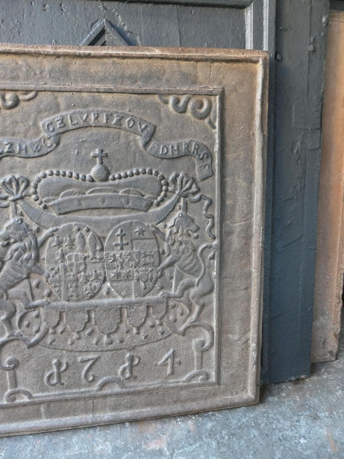 764.0 German Louis XIV Style Coat Of Arms Fireback / Backsplash, 20th Century photo
