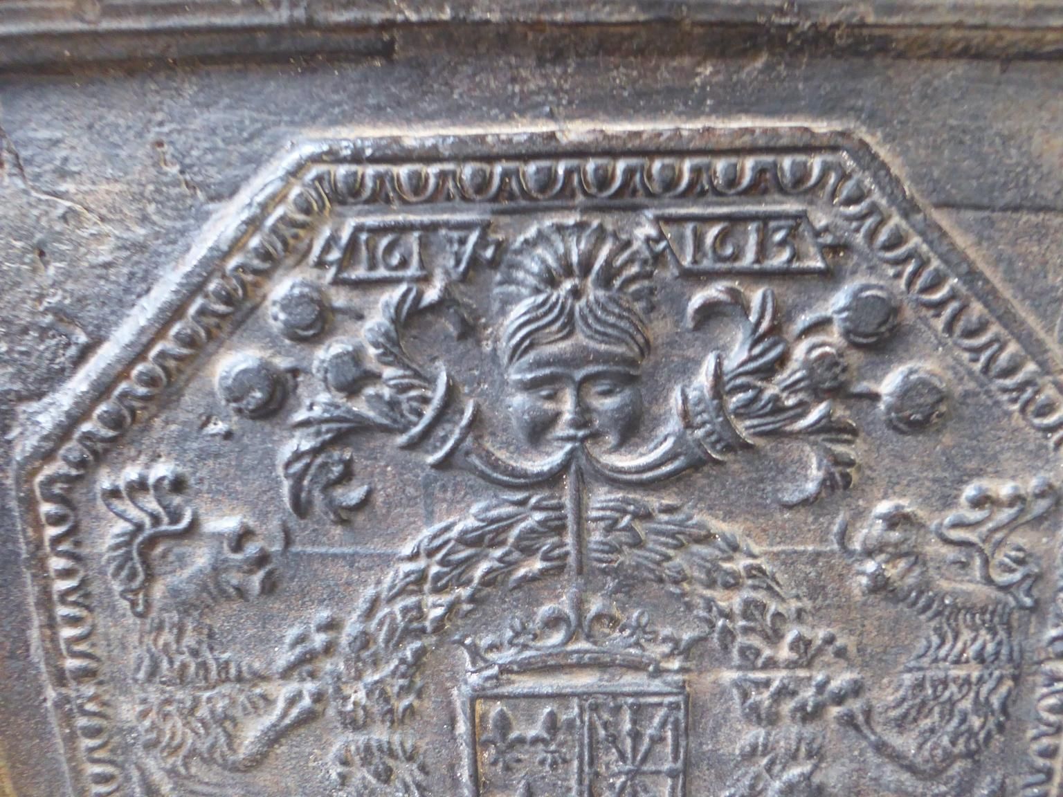 Antique French 'Arms Of France And Navarre' Fireback / Backsplash, 17th Century photo 1088.0
