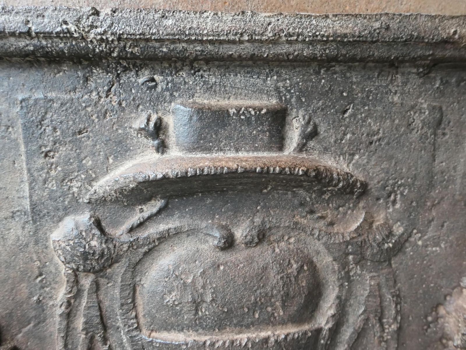 photo furniture 18th Century French 'Pillars With Ihs Monograms' Fireback / Backsplash
