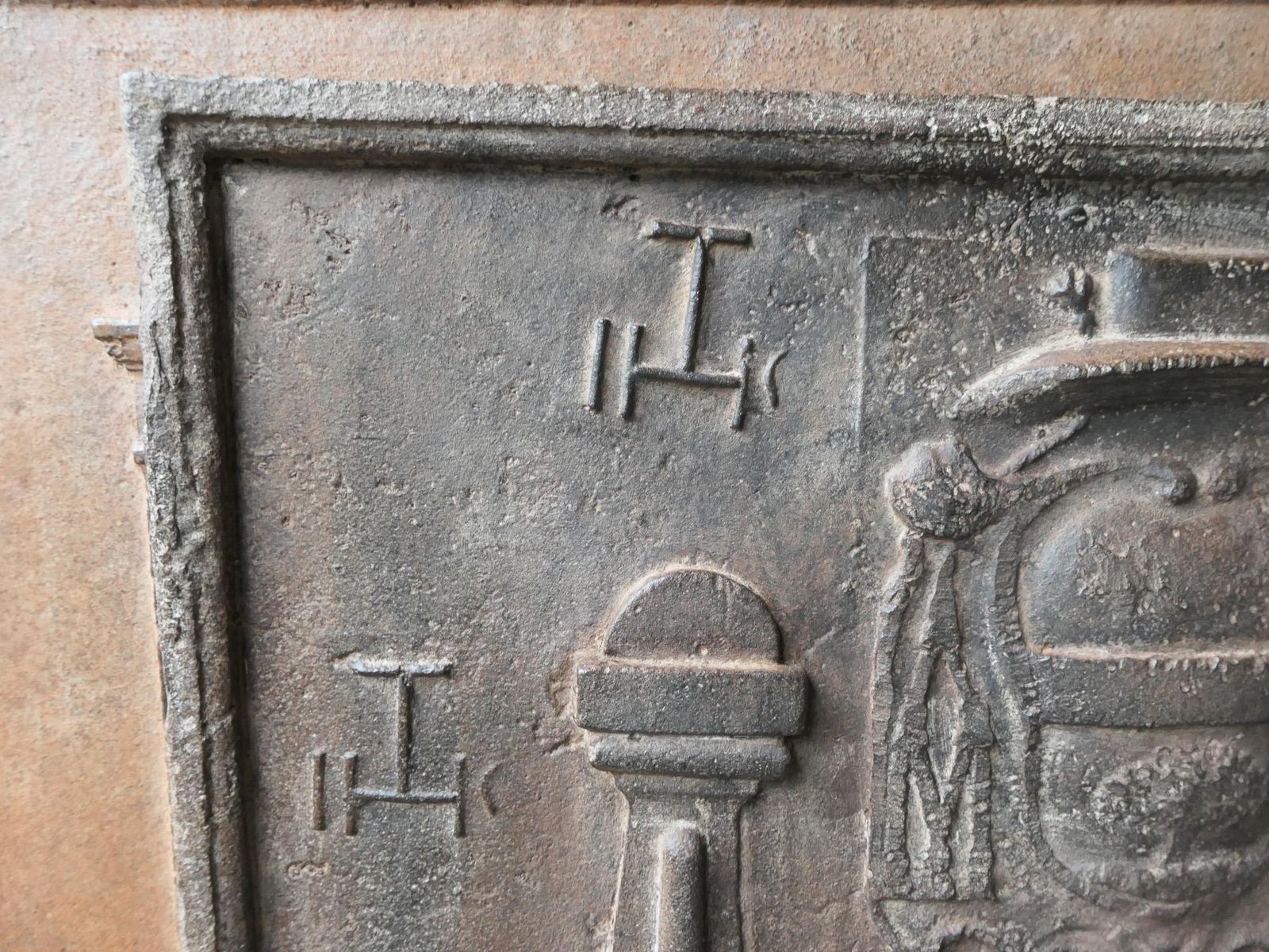Home Fixtures 18th Century French 'Pillars With Ihs Monograms' Fireback / Backsplash photo
