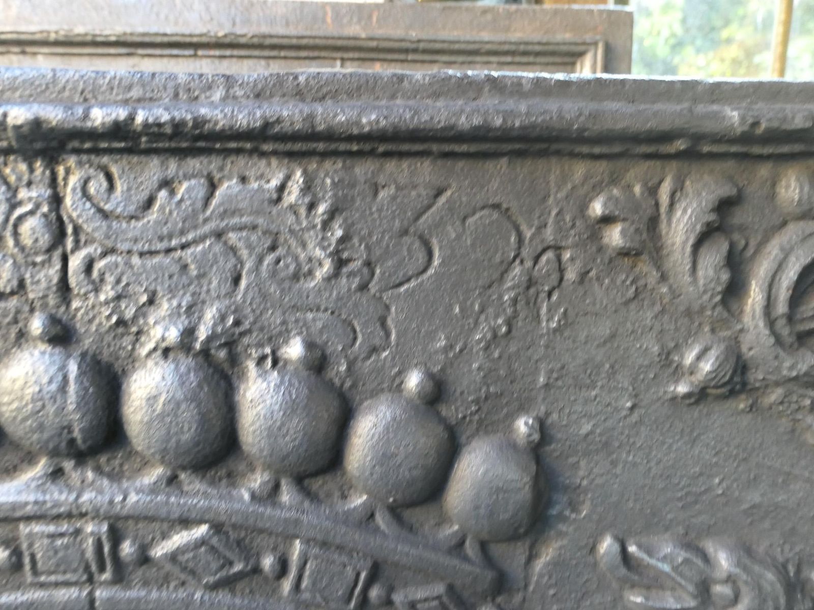 4053.0 Large 18th Century French Louis XIV 'Coat Of Arms' Fireback / Backsplash photo