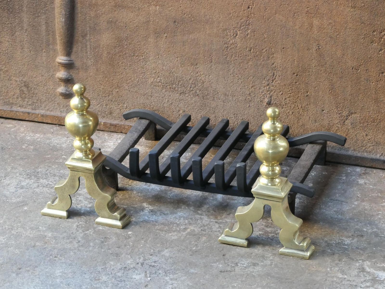 19th 20th Century English Victorian Fireplace Grate Or Fire Basket photo for sale