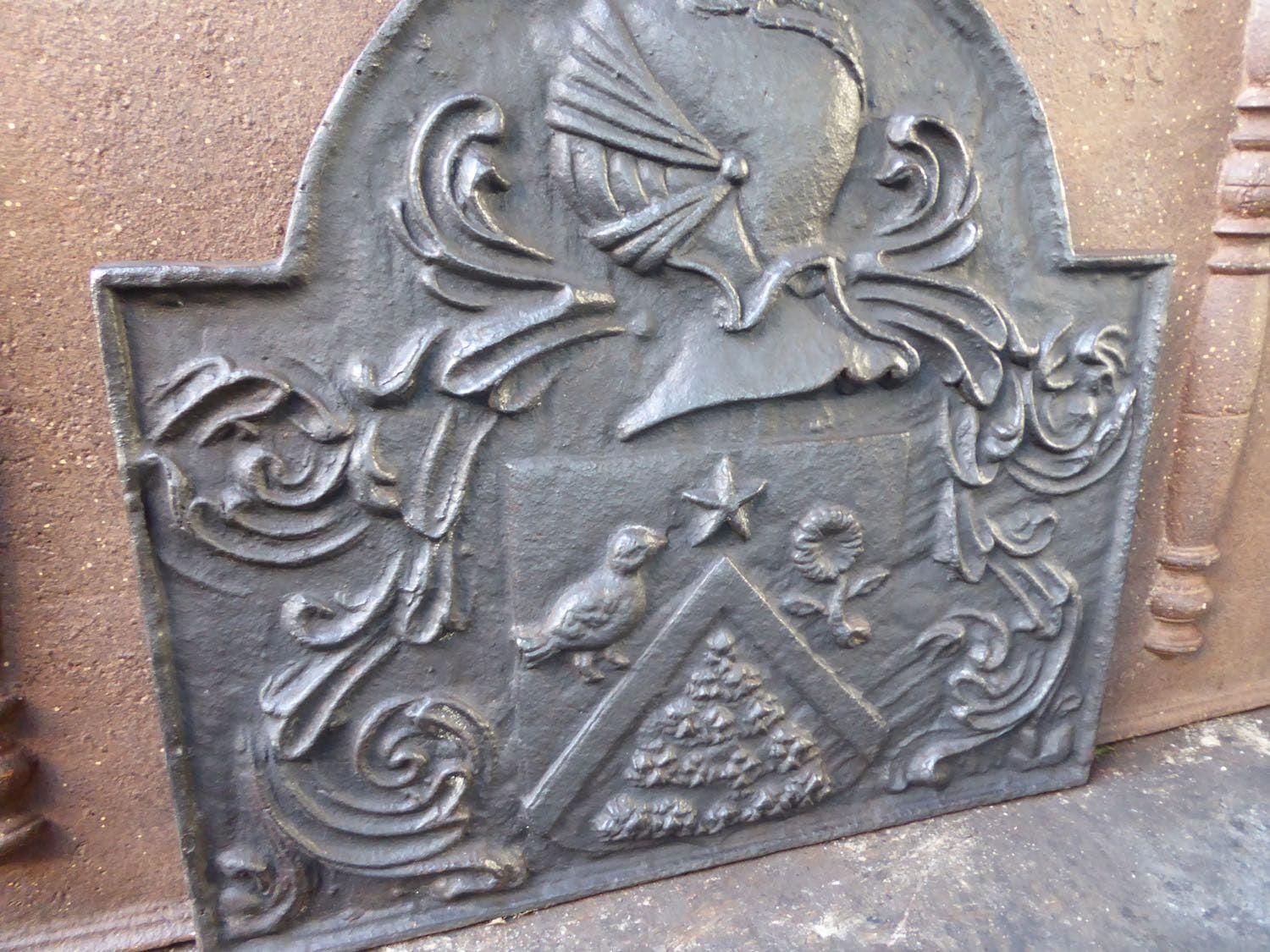 Louis XIV Style 'Coat Of Arms' Fireback / Backsplash photo vinterior