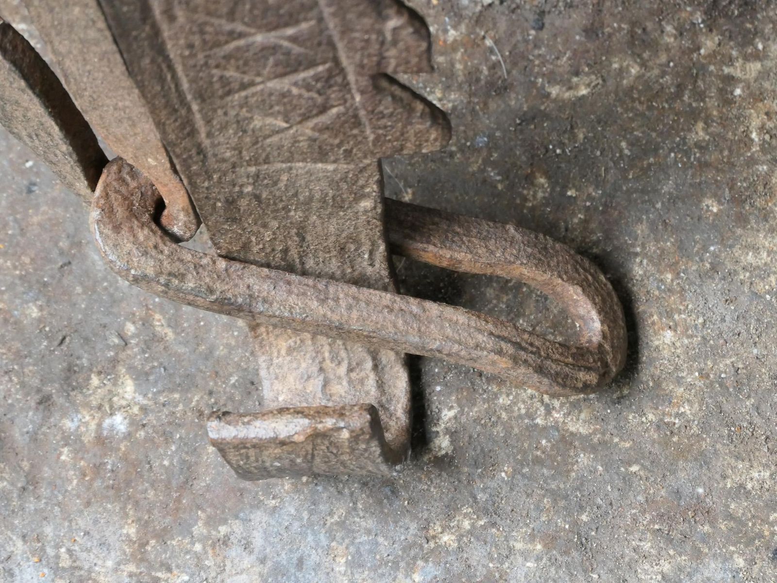 photo furniture 17th Century French Fireplace Trammel Or Pot Hanger