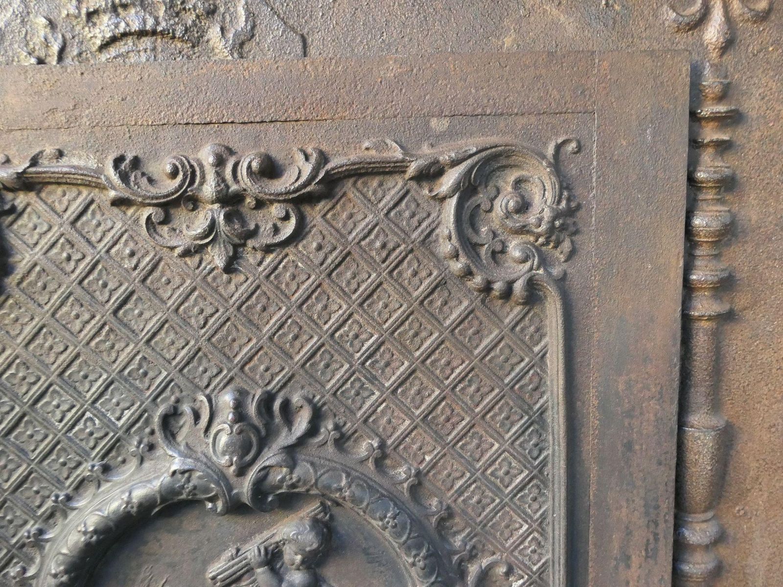 French Early 20th Century Louis XV Style 'Cupids' Fireback / Backsplash. photo vinterior