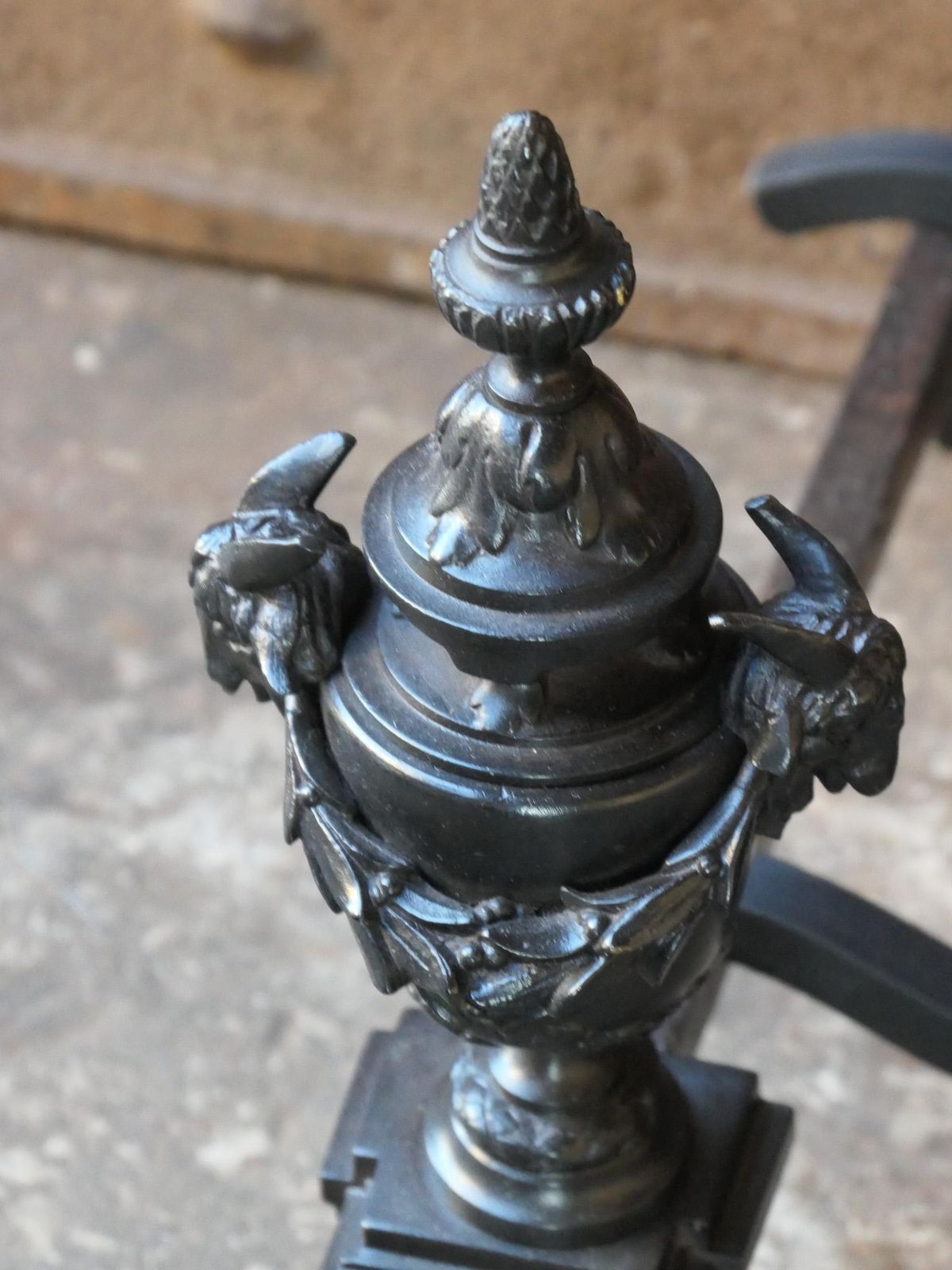 photo vintage 18th 19th Century French Neoclassical Fireplace Grate Or Fire Grate