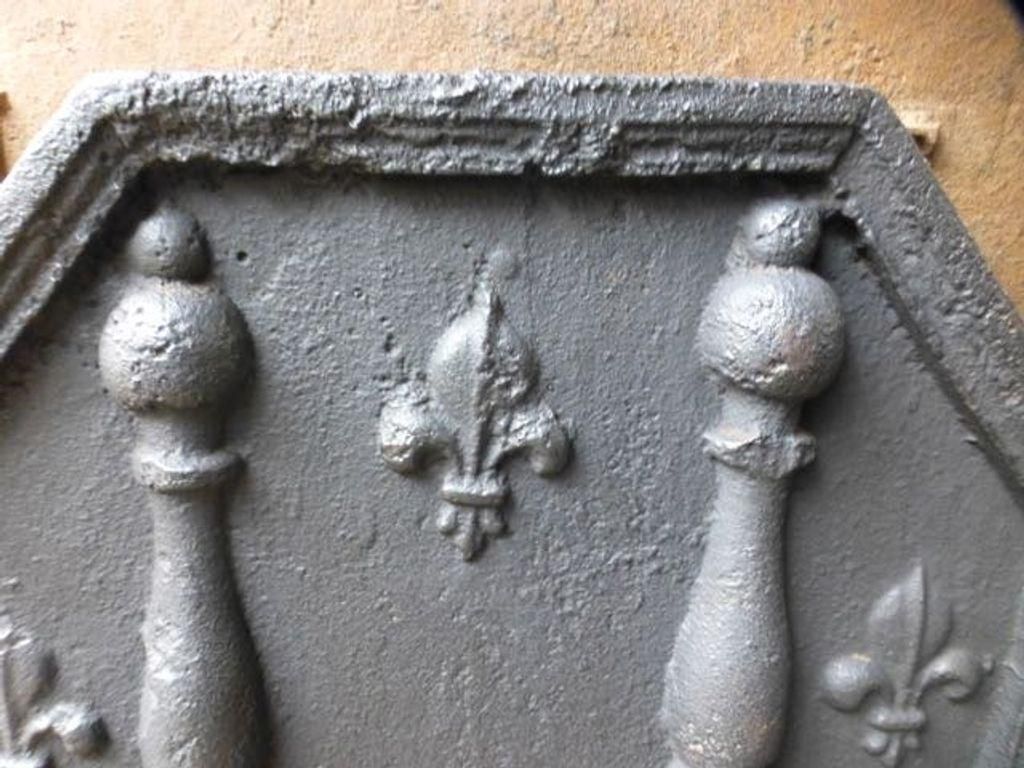 18th Century French Fireback / Backsplash With Pillars And Fleur De Lys photo furniture