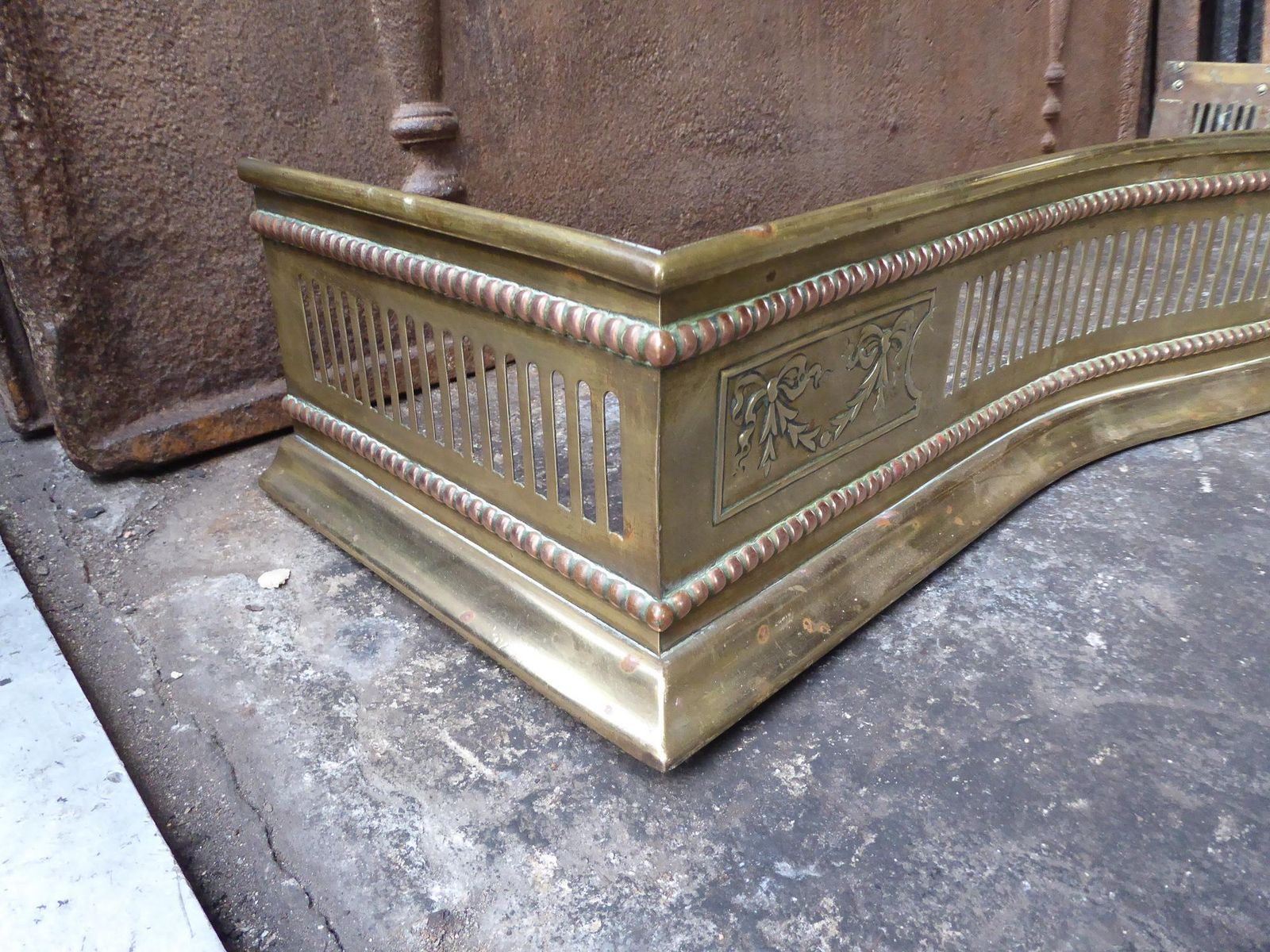 19th Century English Victorian Fireplace Fender Or Fire Fender photo 661.0
