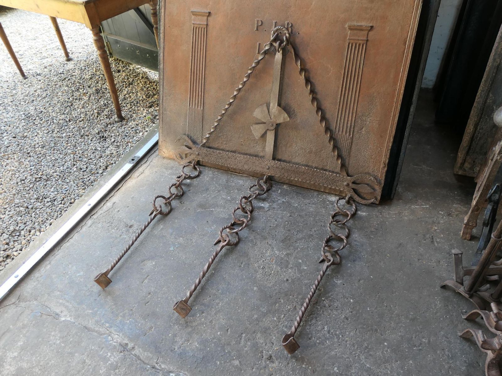 photo vintage Large 17th Century French Fireplace Trammel Or Hanger