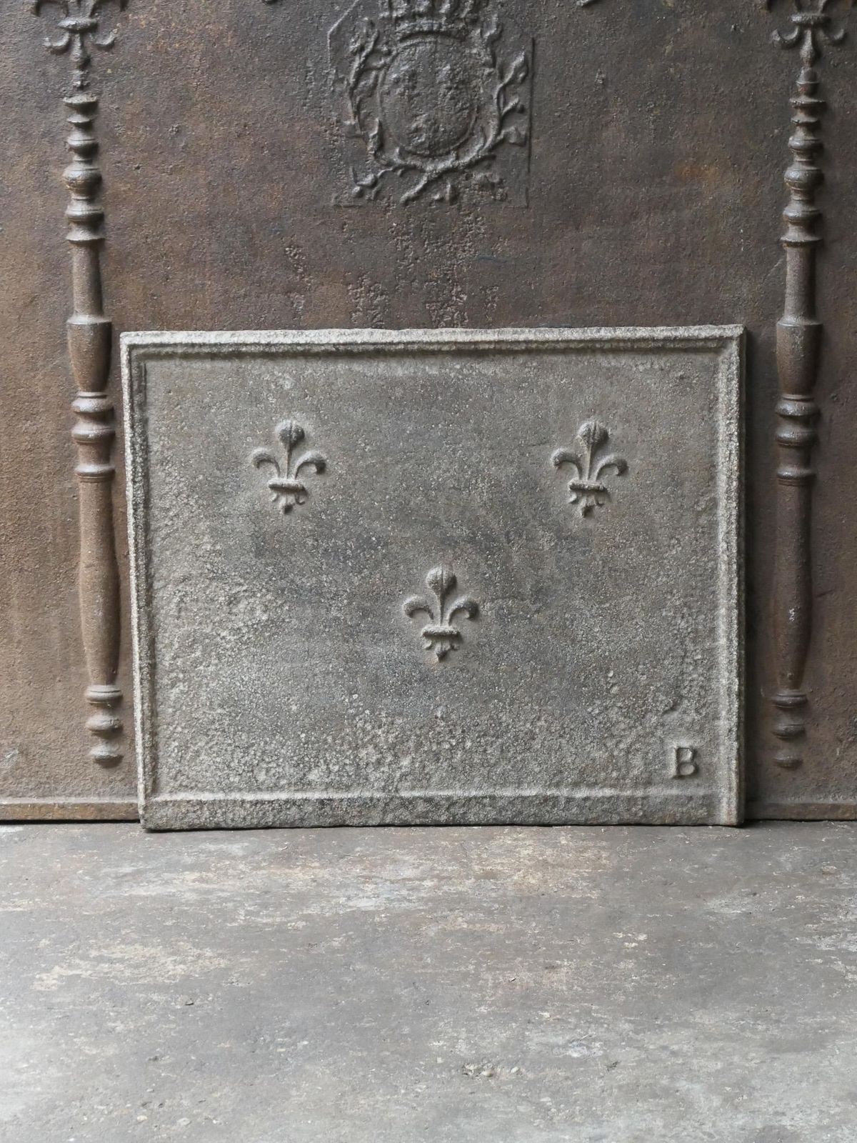 18th Century French Louis XV Fireback / Backsplash With Fleurs De Lys photo Home Fixtures