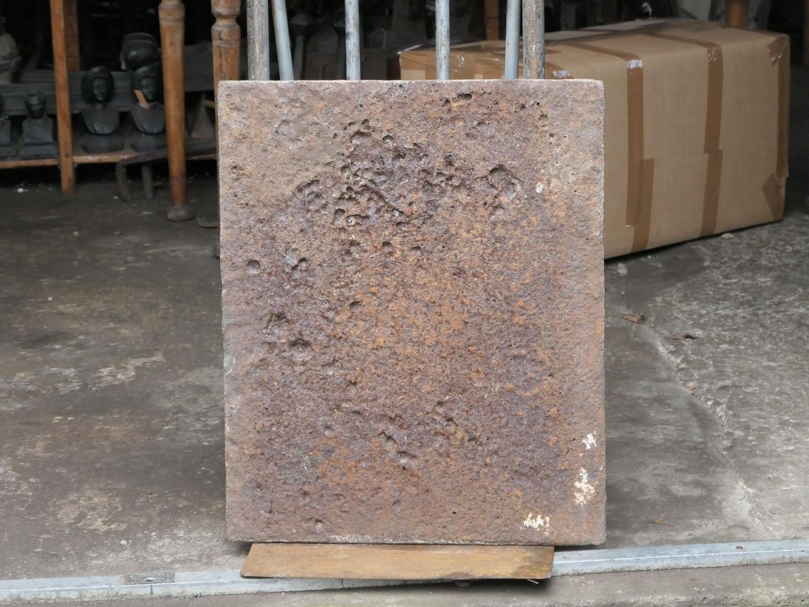 photo buy 18th Century French Louis XV Fireback / Backsplash With Fleurs De Lys