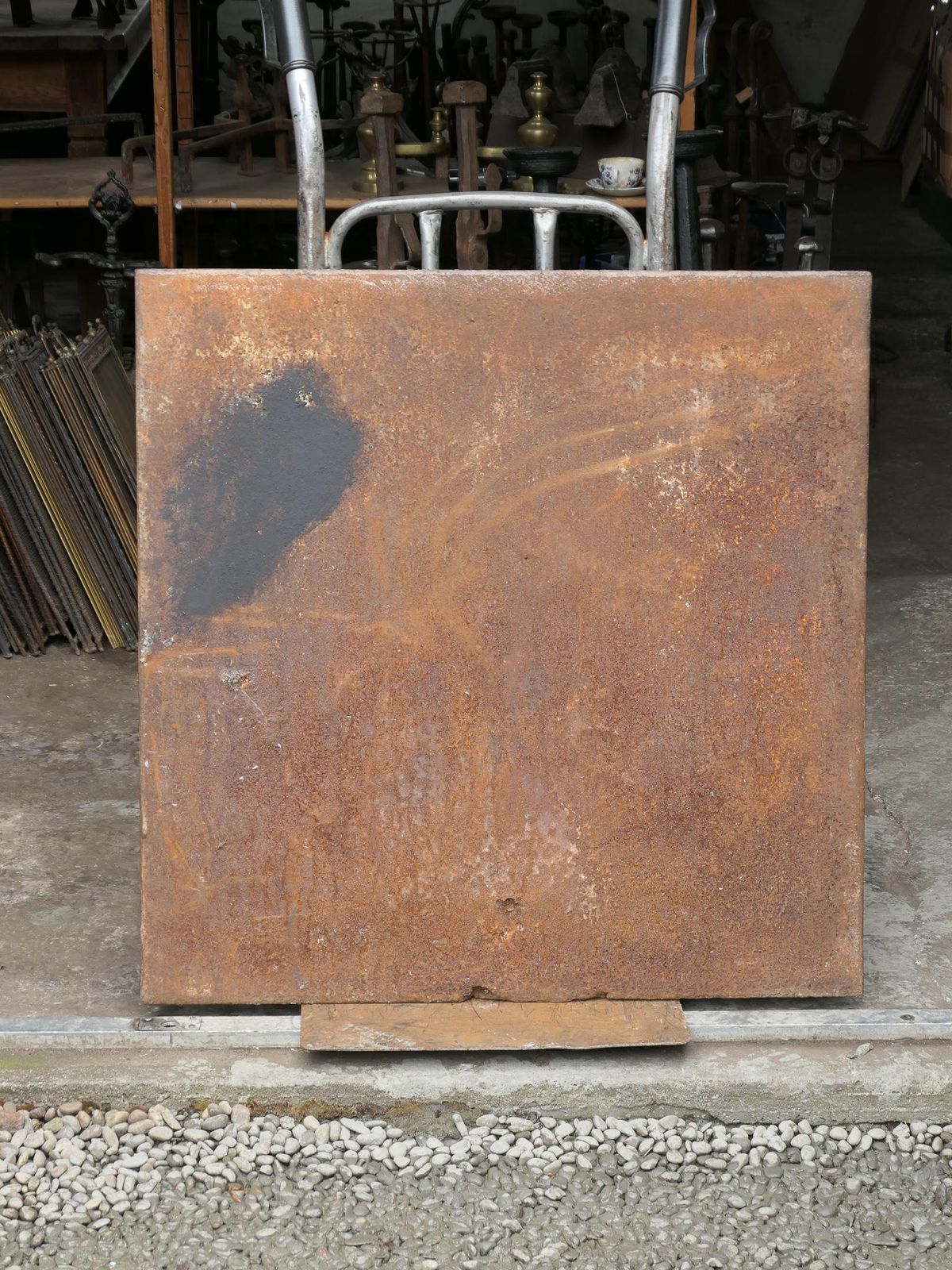 photo vinterior Antique French Louis XV Fireback / Backsplash, 18th Century