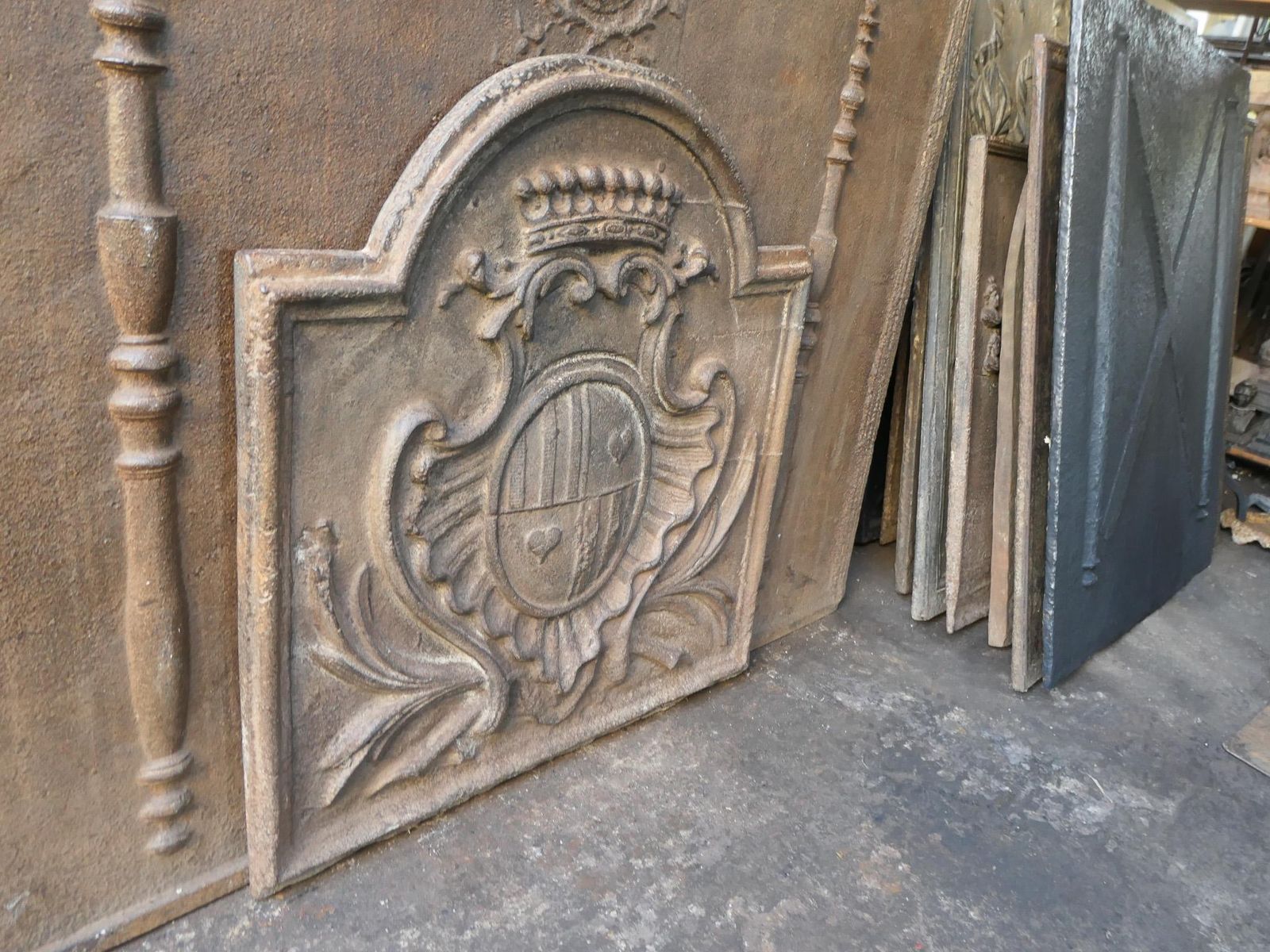 photo buy Antique French Louis XV Period 'Arms Of France' Fireback / Backsplash