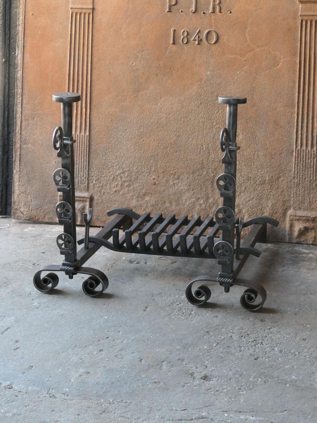 French Neoclassical  Period Fireplace Grate Or Fire Basket, 18th   19th Century photo vinterior