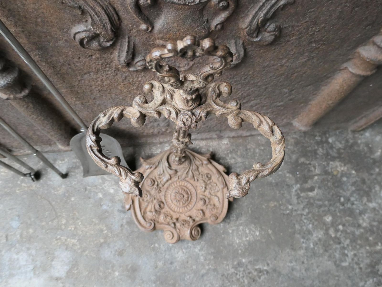 photo furniture Large 19th C. English Iron And Polished Steel Victorian Fireside Companion Set