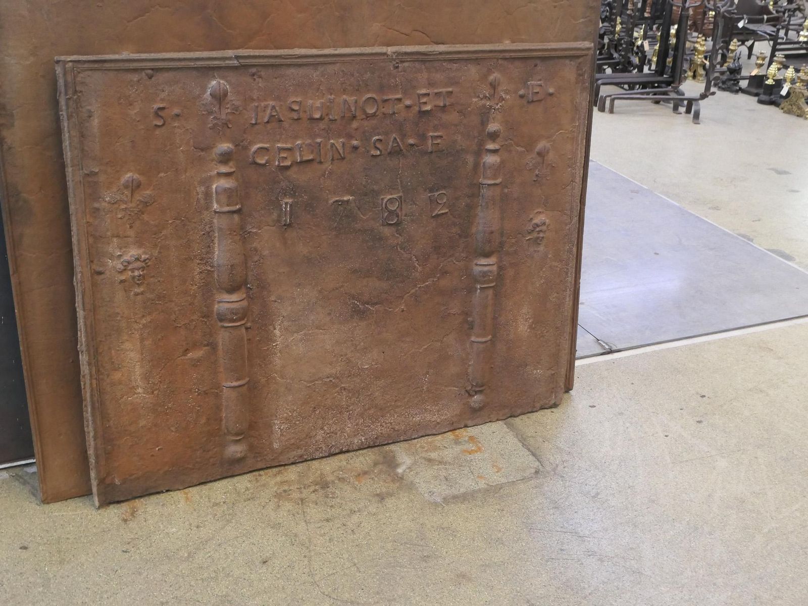 18th Century Louis XV 'Pillars With Fleurs De Lys' Fireback / Backsplash photo vinterior