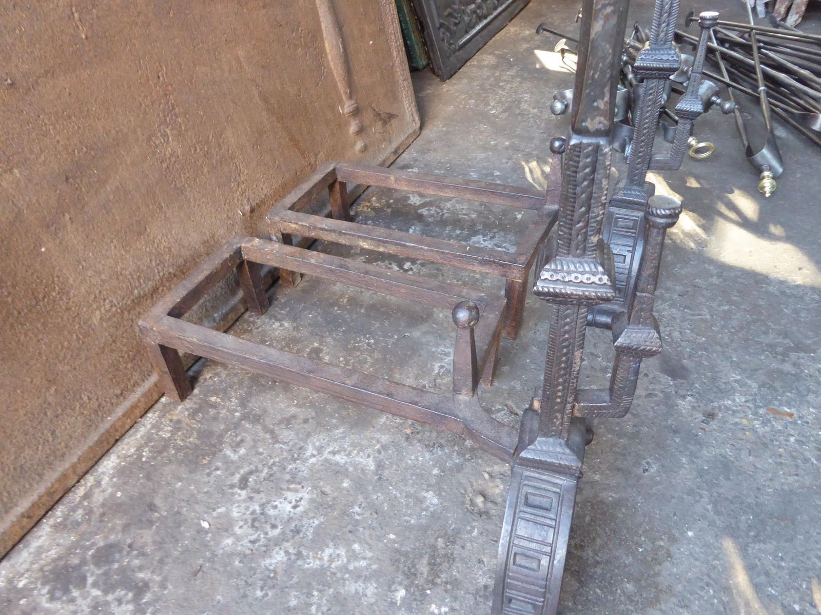 photo vintage Antique French Neoclassical Fireplace Grate, Fire Grate, 18th 19th Century