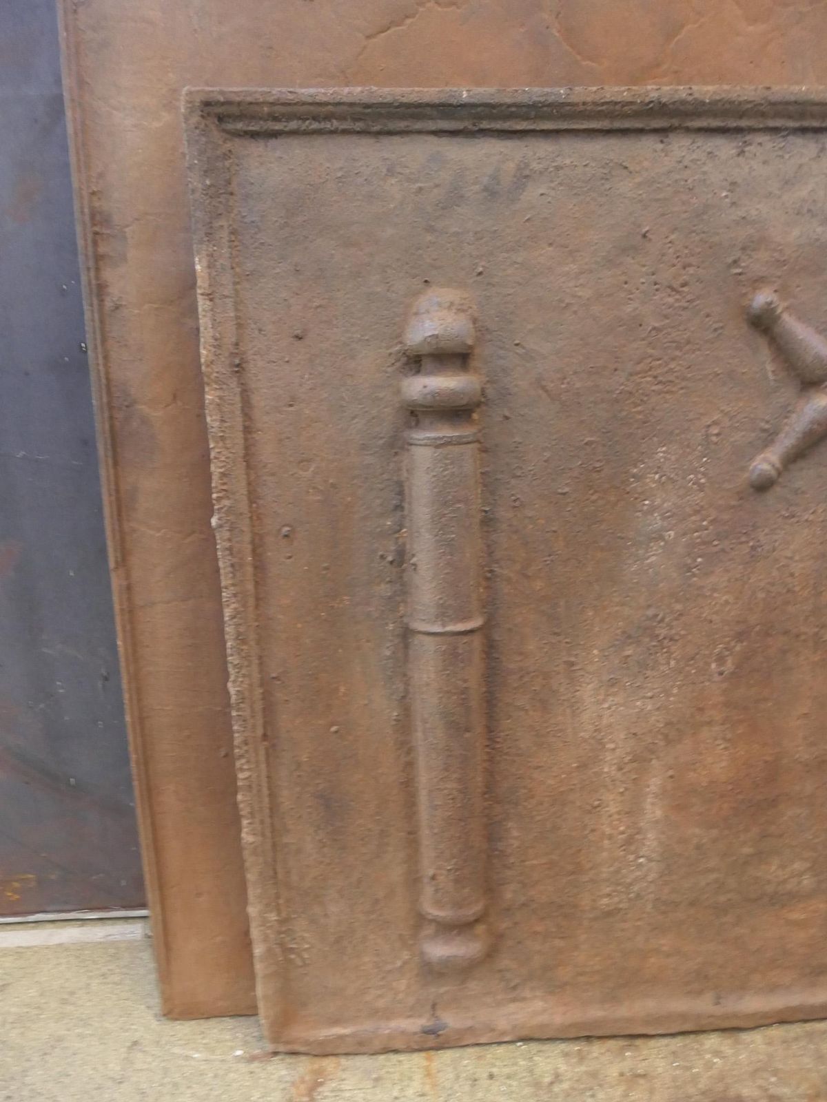 photo furniture Louis XIV 'Saint Andrew's Cross' Fireback / Backsplash, 17th   18th Century