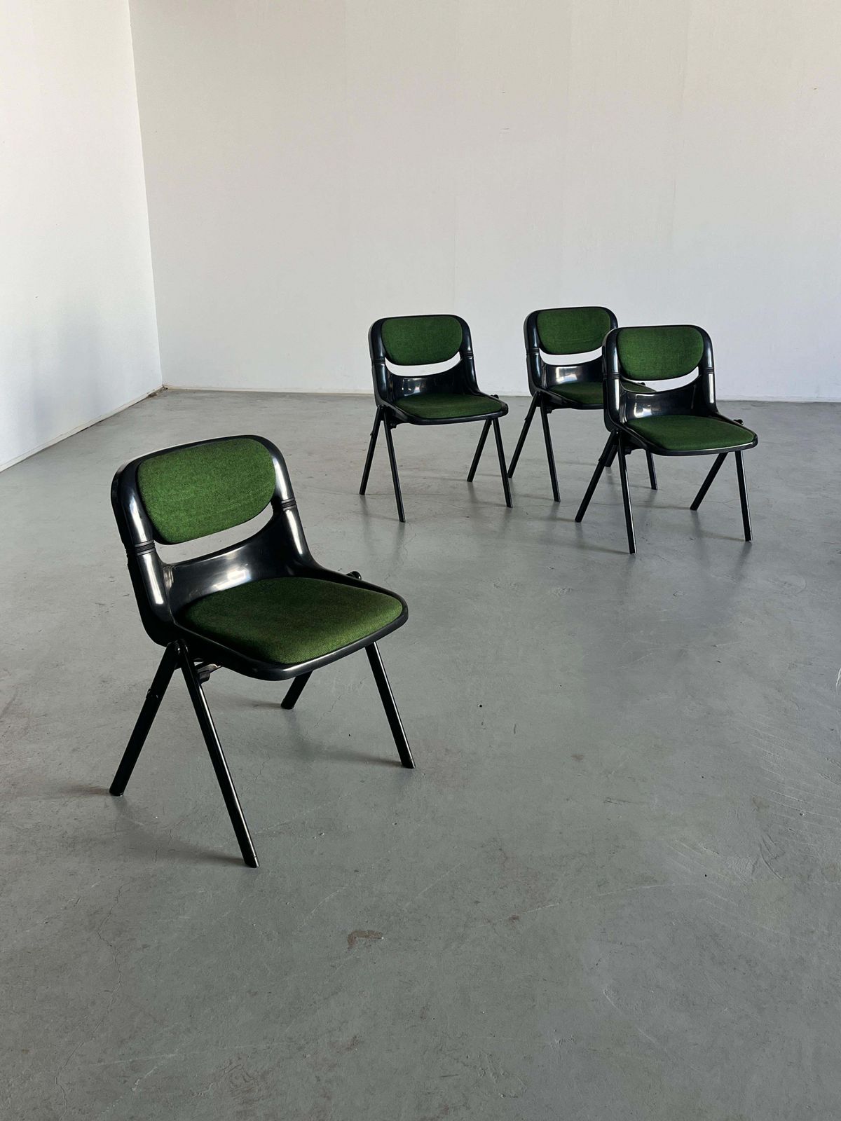 Set Of 4 Space Age Desk Chairs By Giancarlo Piretti And Emilio Ambasz For Dorsal photo furniture
