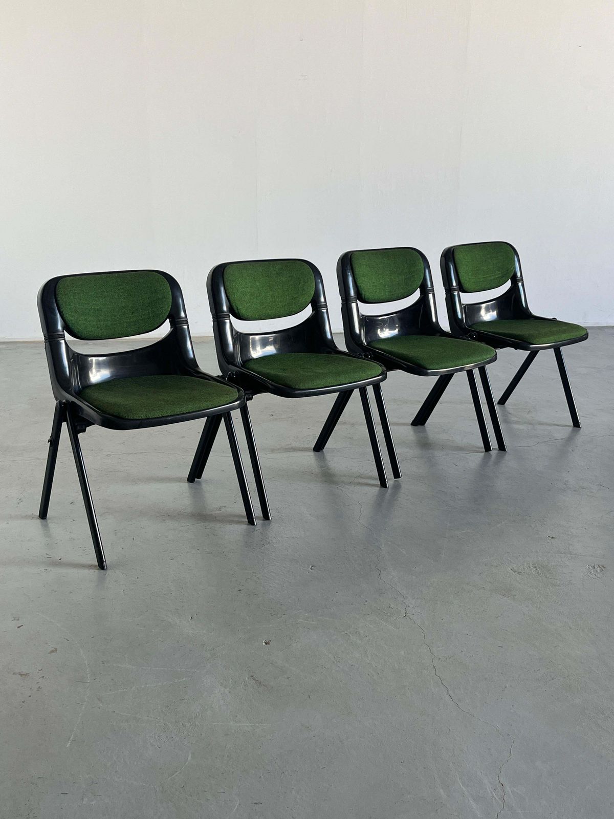 Set Of 4 Space Age Desk Chairs By Giancarlo Piretti And Emilio Ambasz For Dorsal photo for sale