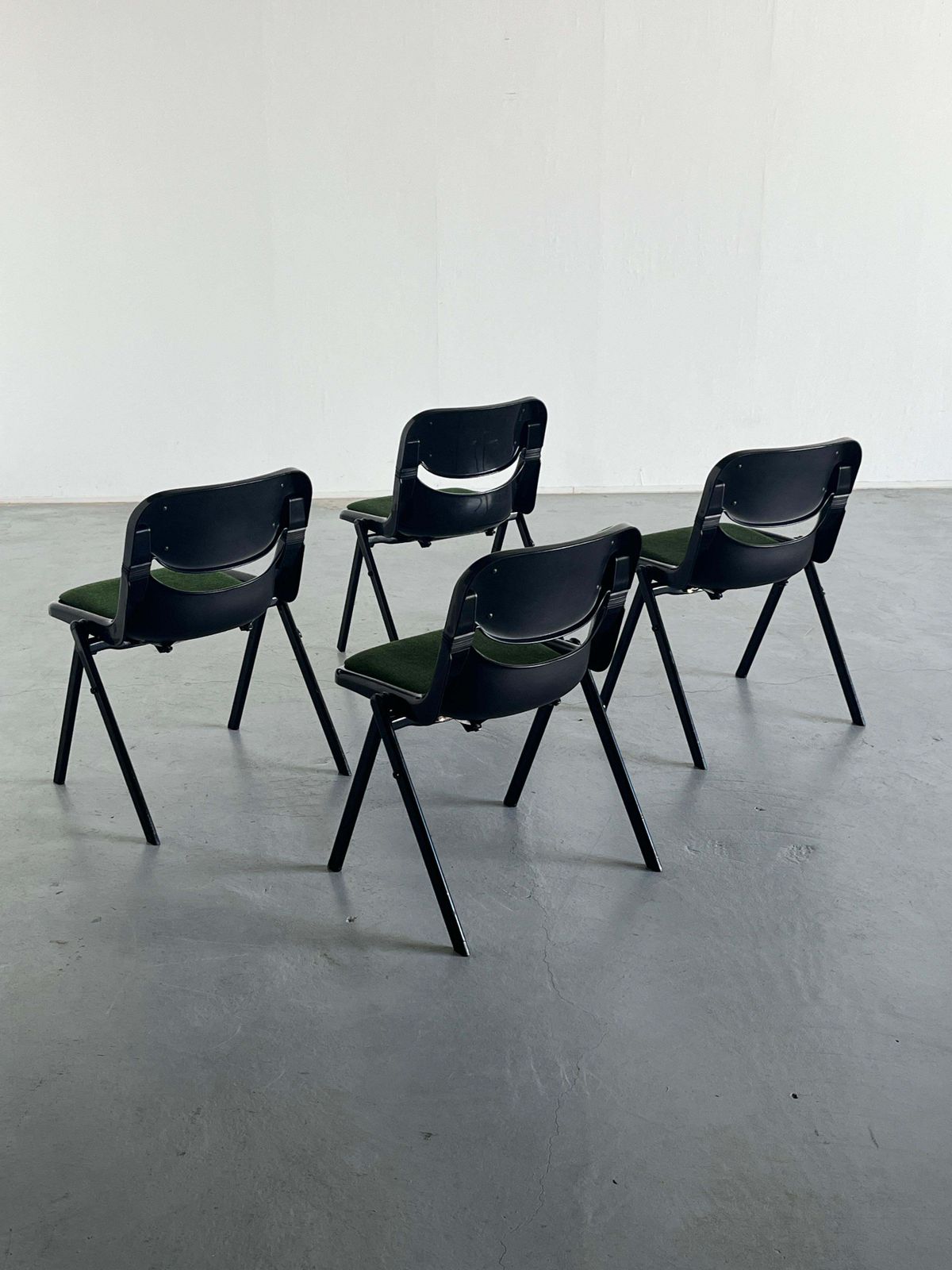 Set Of 4 Space Age Desk Chairs By Giancarlo Piretti And Emilio Ambasz For Dorsal photo buy