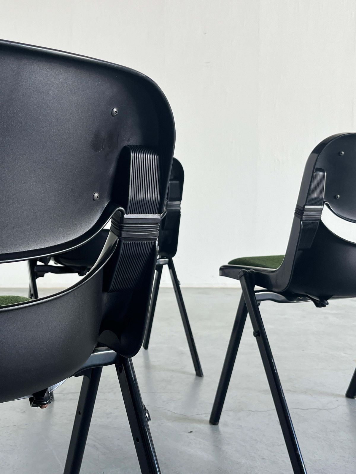 photo vinterior Set Of 4 Space Age Desk Chairs By Giancarlo Piretti And Emilio Ambasz For Dorsal
