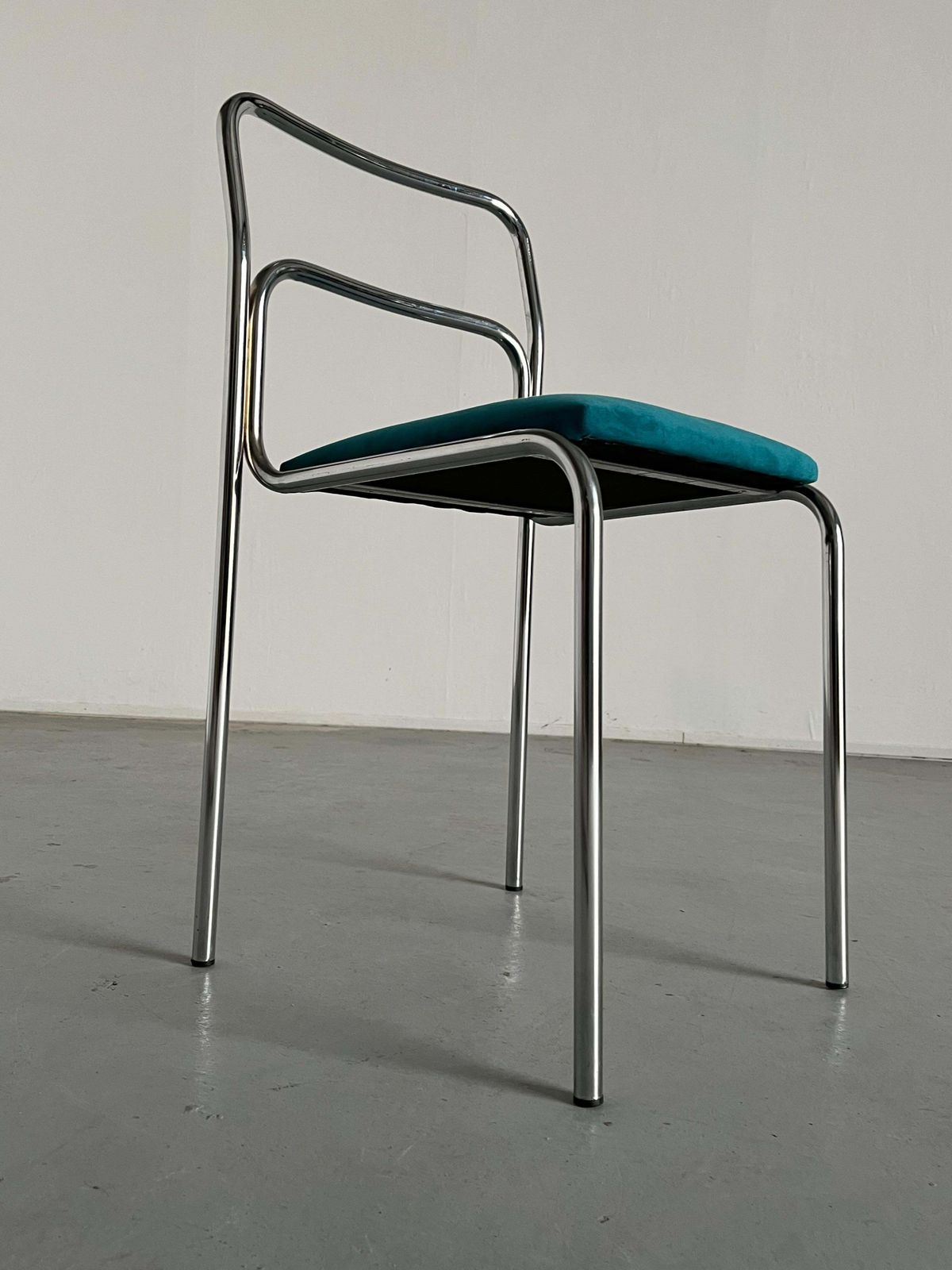 Vintage Italian Bauhaus Chrome Tubular Steel And Green Velvet Chairs, 80s photo 196.0