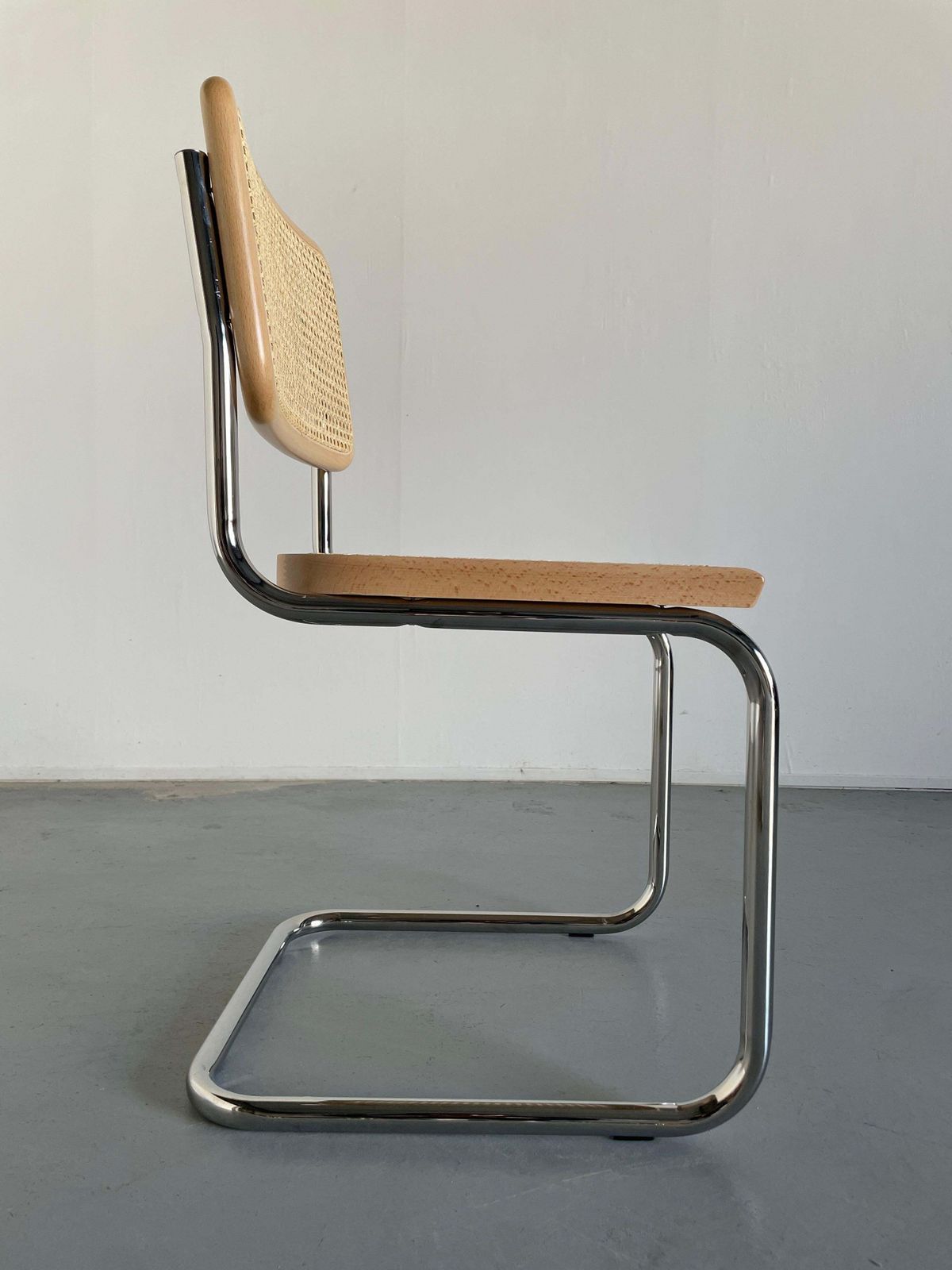 Cesca Mid Century Cantilever Chair, Marcel Breuer B32 Design photo vintage