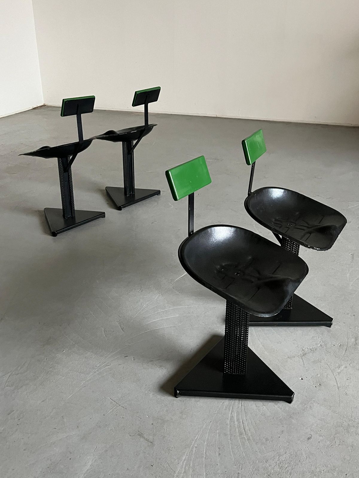 Set Of 4 Memphis Design Abstract Geometrical Postmodern Dining Chairs, 80s Italy photo Furniture