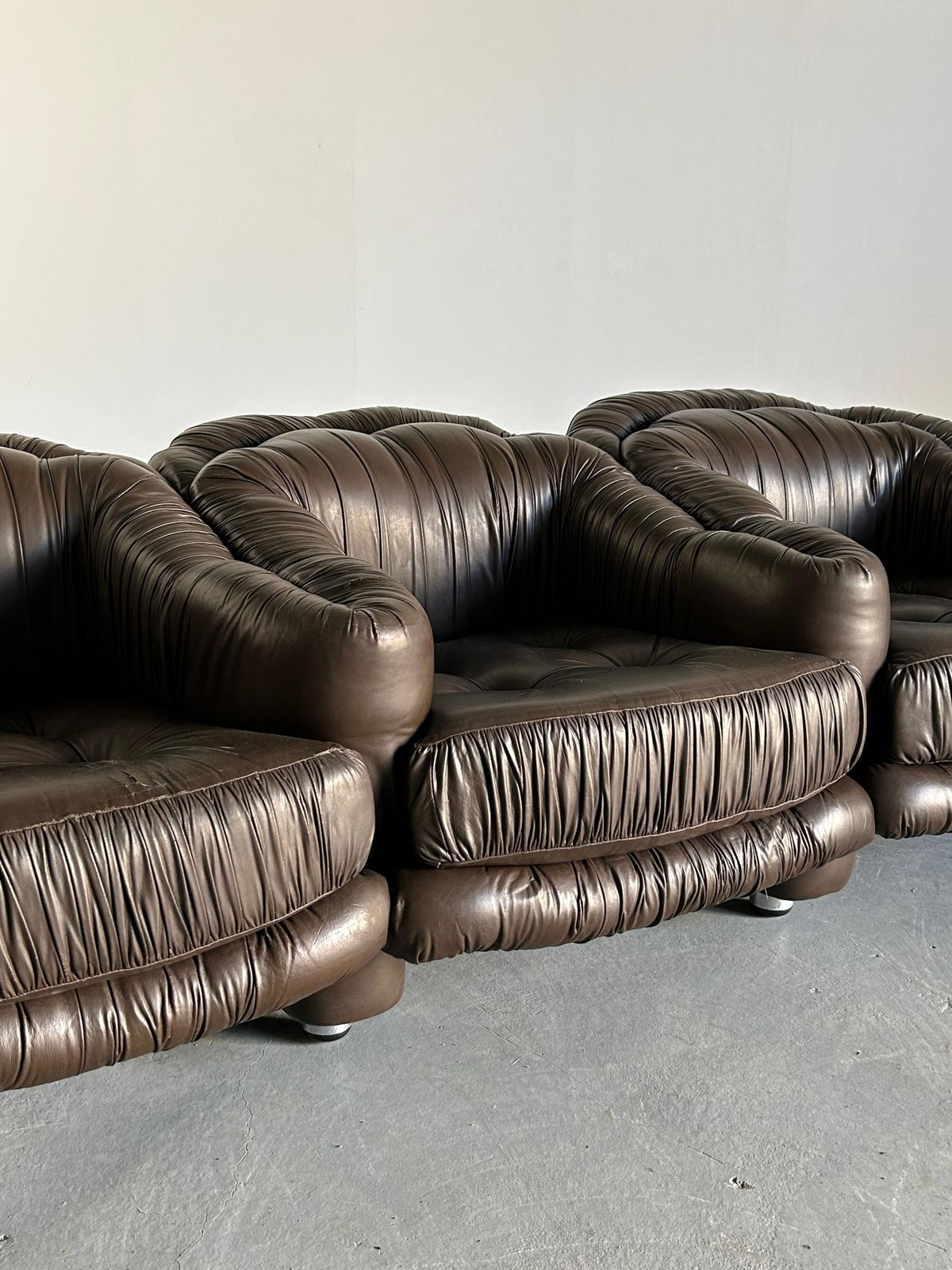 Three Seater Sofa In Dark Brown Leather By Axel Di Pietrobon, 1970s Italy photo vinterior