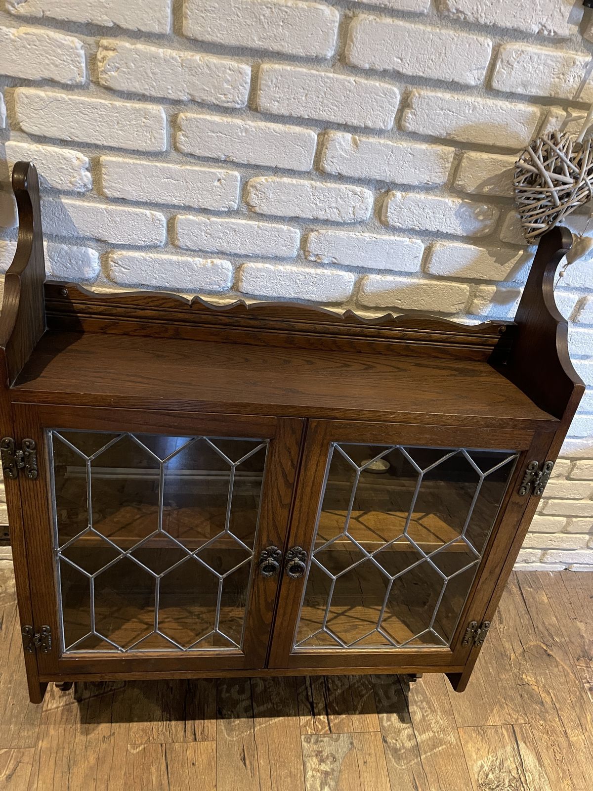 Old Charm Leaded Glass Wall Display Cabinet – Classic Vintage Beauty!