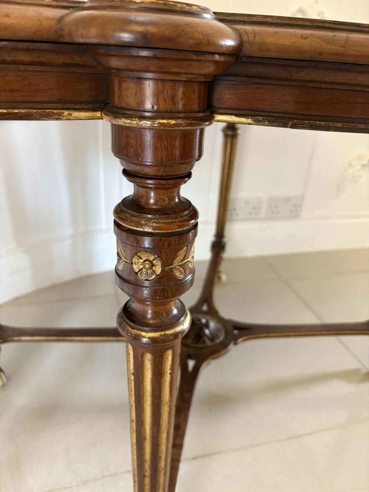 Outstanding Quality Antique 19th Century Burr Walnut Inlaid Centre Table photo vintage