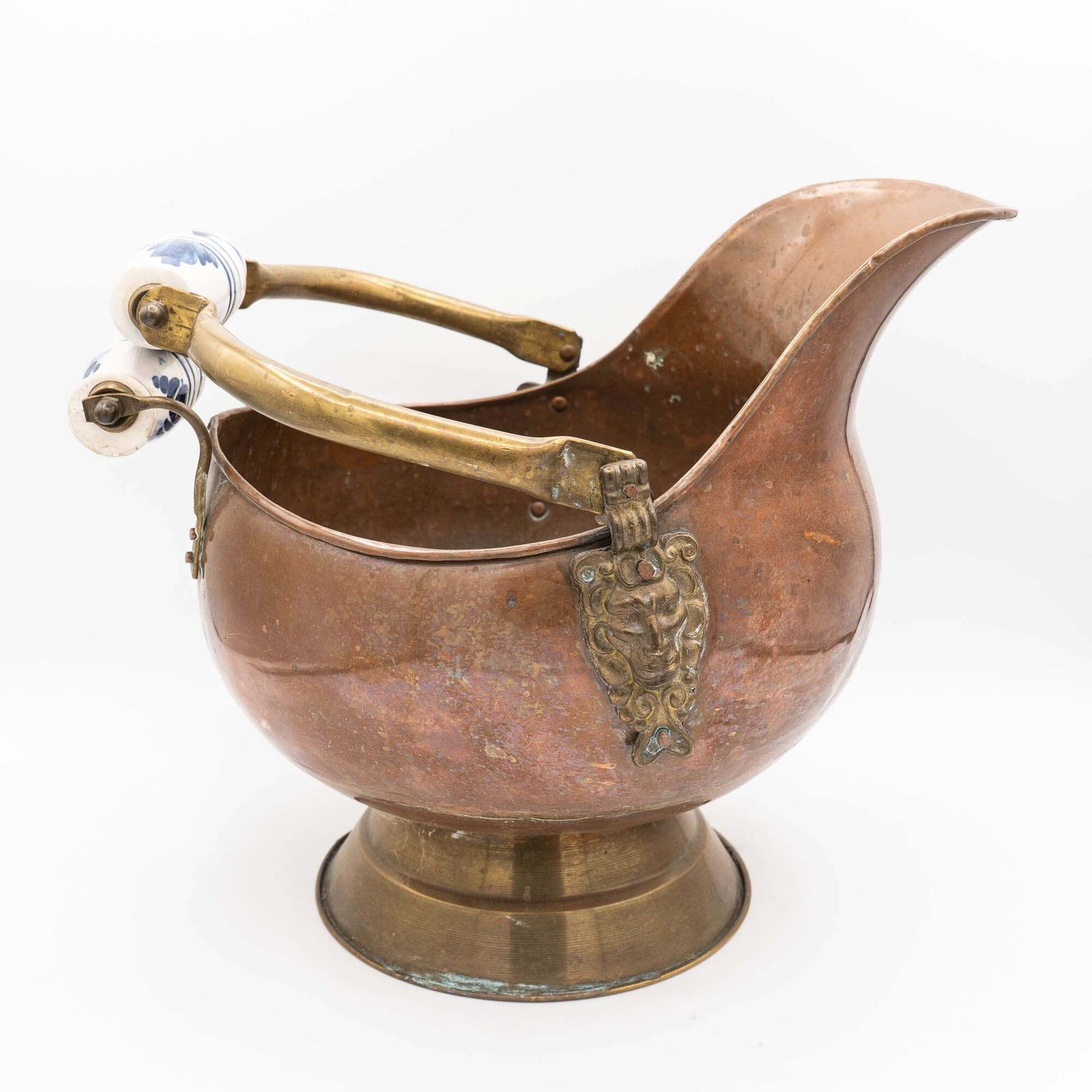 Antique Copper Helmet Coal Scuttle With Delft Ceramic Blue And White Handle   1800s photo 201.0