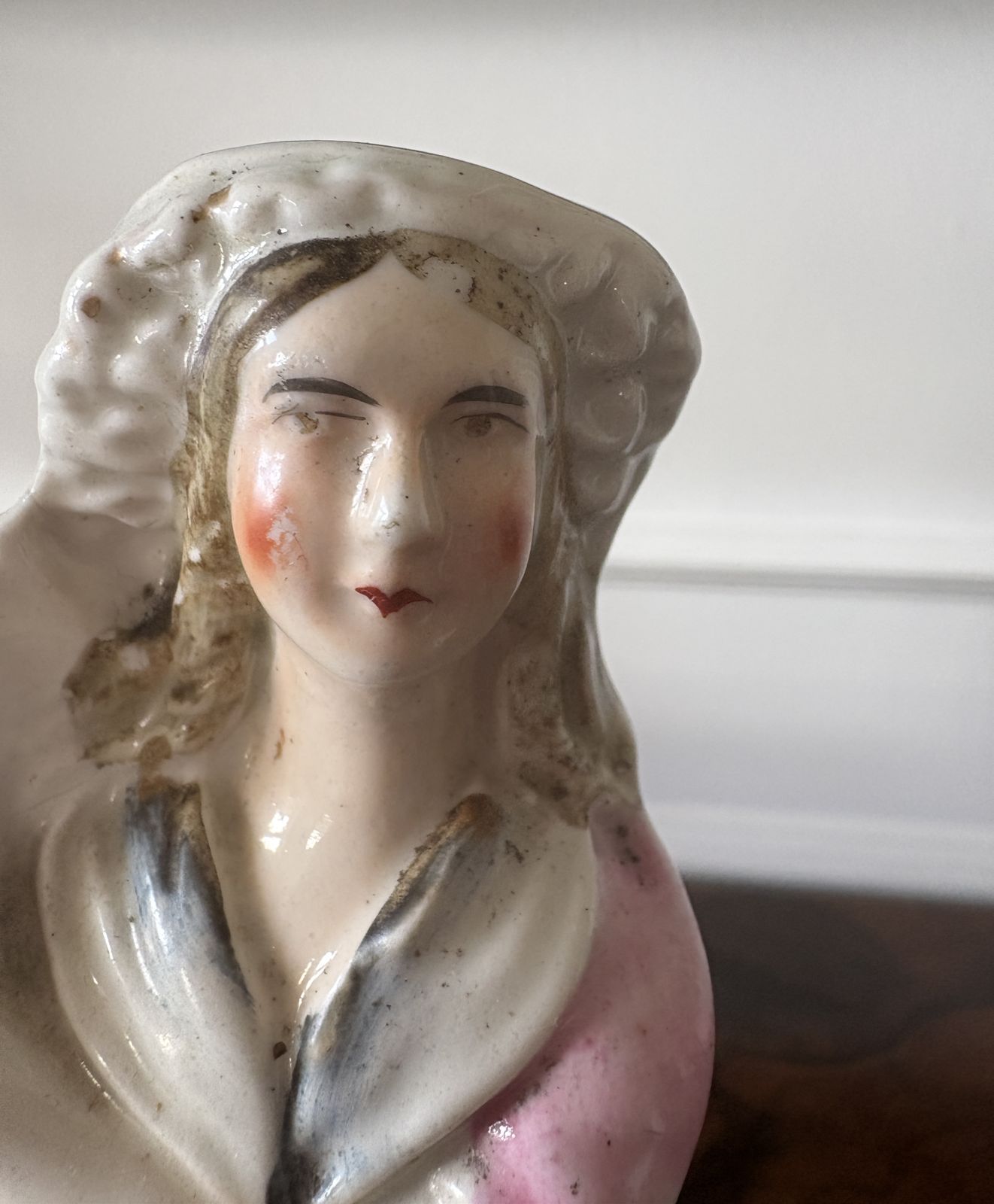 photo furniture Antique 19th Century Staffordshire Figure