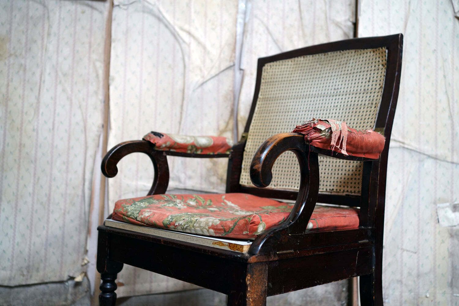 A Regency/William IV Period Mahogany Campaign & Silk Upholstered Armchair C.1825 37 photo 695.0