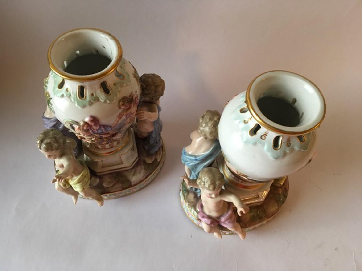 photo vintage Europe Mid 19th Century Meissen Pair Porcelain Vases